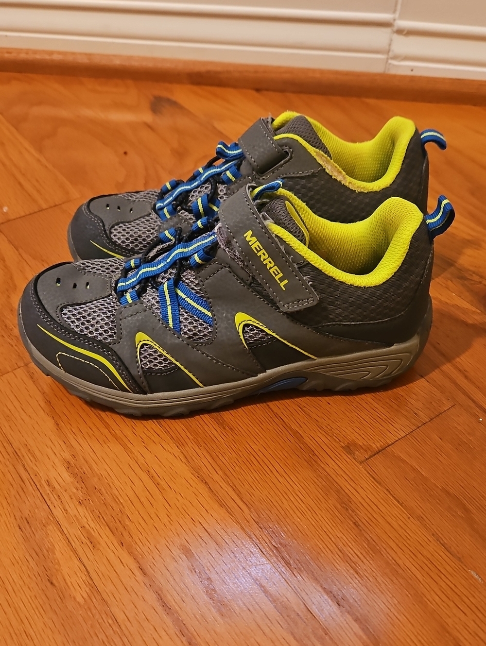 Merrell Kids Hiking Shoe Size 4.5